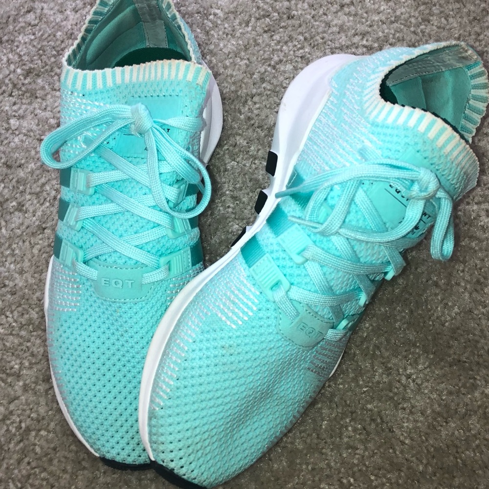 Adidas sneakers 8.5 - Picture 1 of 5